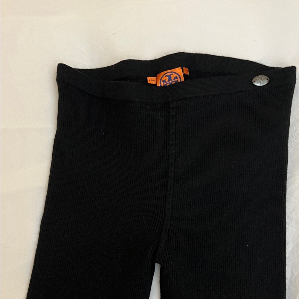 Tory Burch Black Ribbed Stretch Leggings with Logo Accent